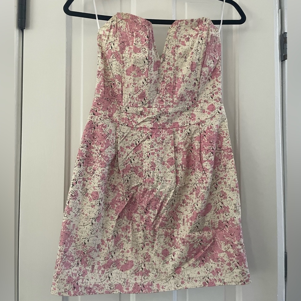 Pink & white early 2000’s strapless minidress